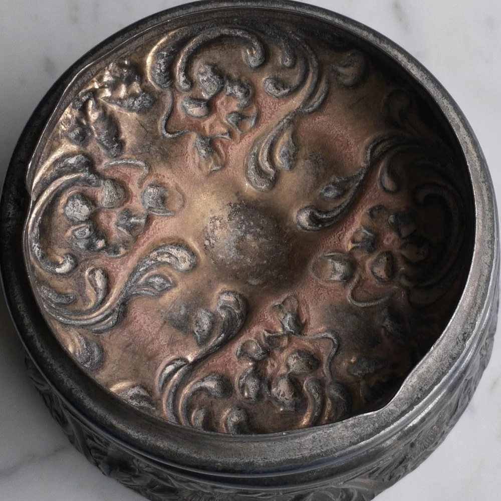 Victorian Silver-Plated Repousse Jewelry Cask/Box - Picture 4 of 10